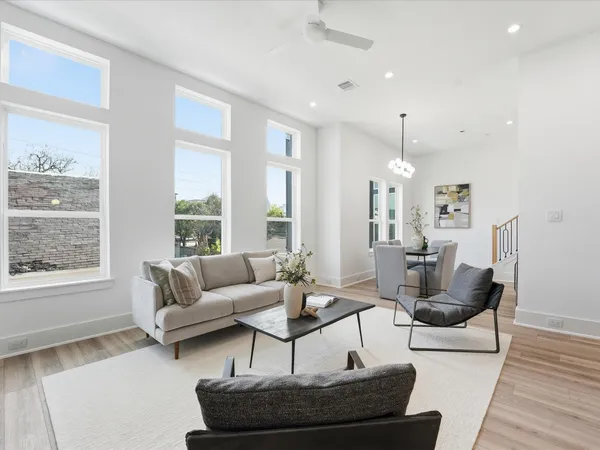 $449,990 | 1517 McKee Street, Houston, TX 77009