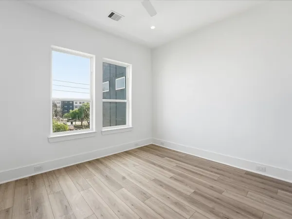 $449,990 | 1517 McKee Street, Houston, TX 77009