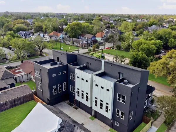 $449,990 | 1517 McKee Street, Houston, TX 77009