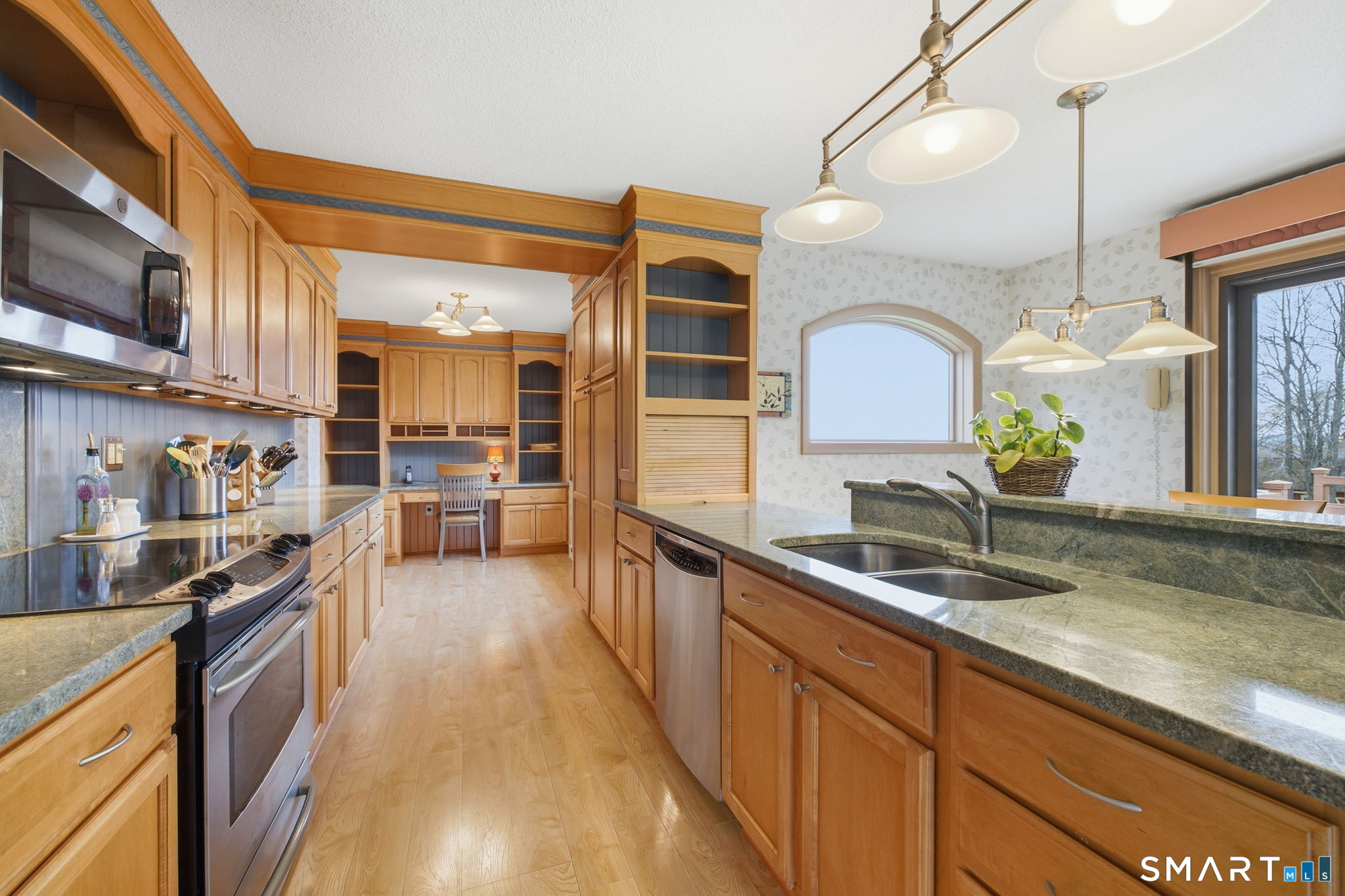 80 R Day Street Granby, CT 06035 - Photo 12 of 40