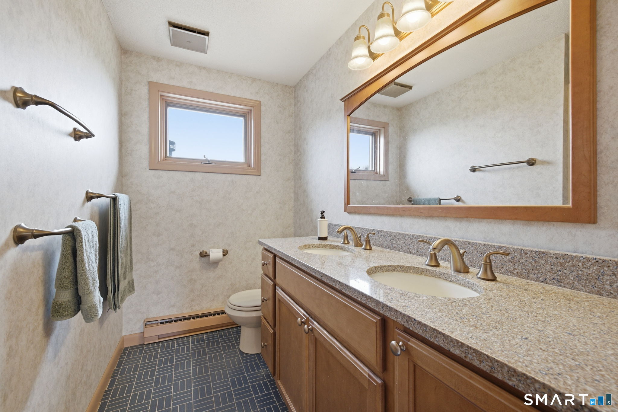80 R Day Street Granby, CT 06035 - Photo 33 of 40