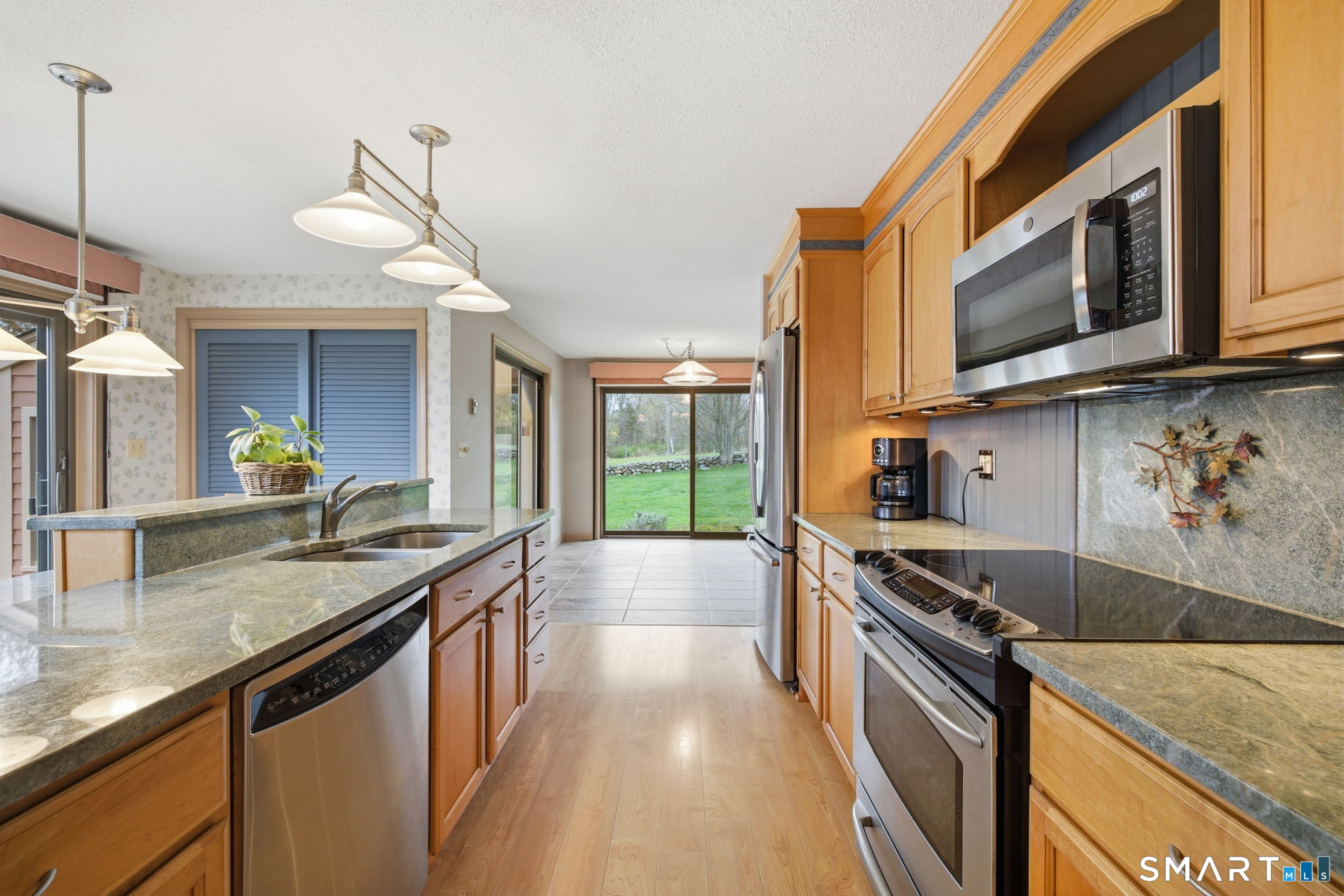 80 R Day Street Granby, CT 06035 - Photo 10 of 40