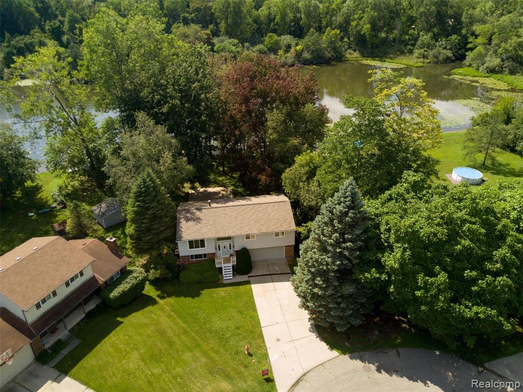 6161 Gordon Road Waterford, MI 48327 - Photo 5 of 53
