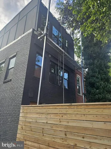 $1,250,000 | 1404 First Street Southwest, Washington, DC 20024