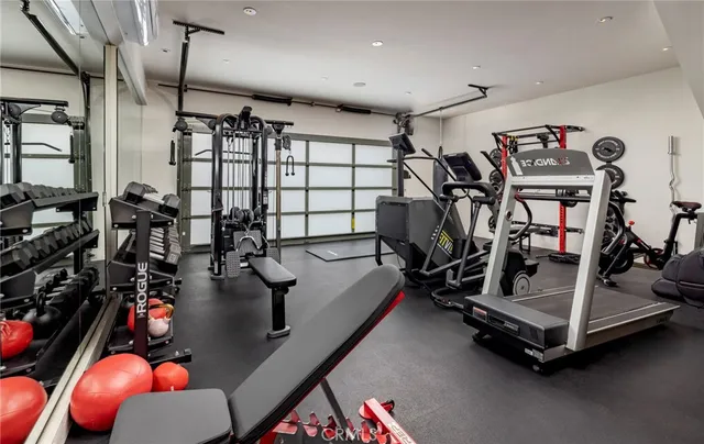 $6,975,000 | 1112 Park Street, Huntington Beach, CA 92648