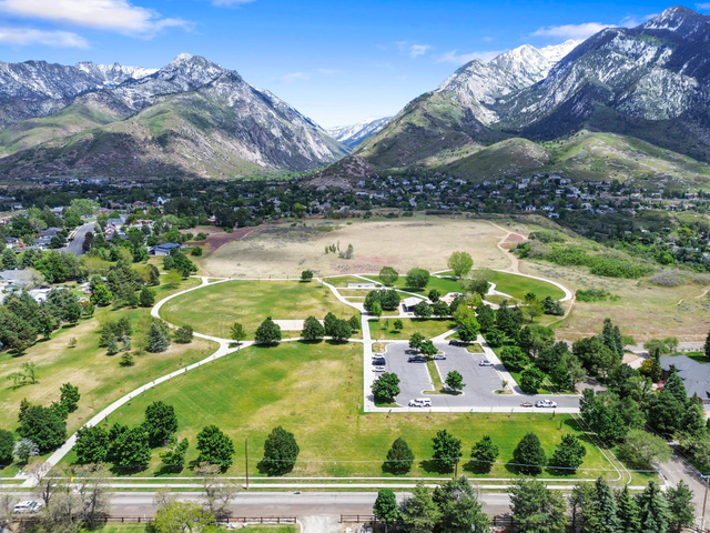 9970 Summit View Drive Sandy, UT 84092 - Photo 4 of 38