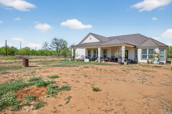$434,999 | 510 High Meadow Drive, Lytle, TX 78052