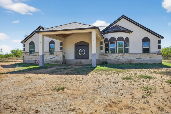 $434,999 | 510 High Meadow Drive, Lytle, TX 78052