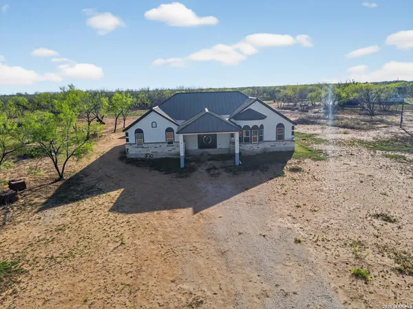 $434,999 | 510 High Meadow Drive, Lytle, TX 78052