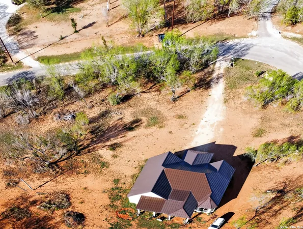 $434,999 | 510 High Meadow Drive, Lytle, TX 78052