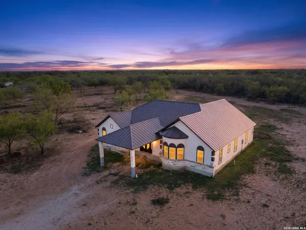 $434,999 | 510 High Meadow Drive, Lytle, TX 78052