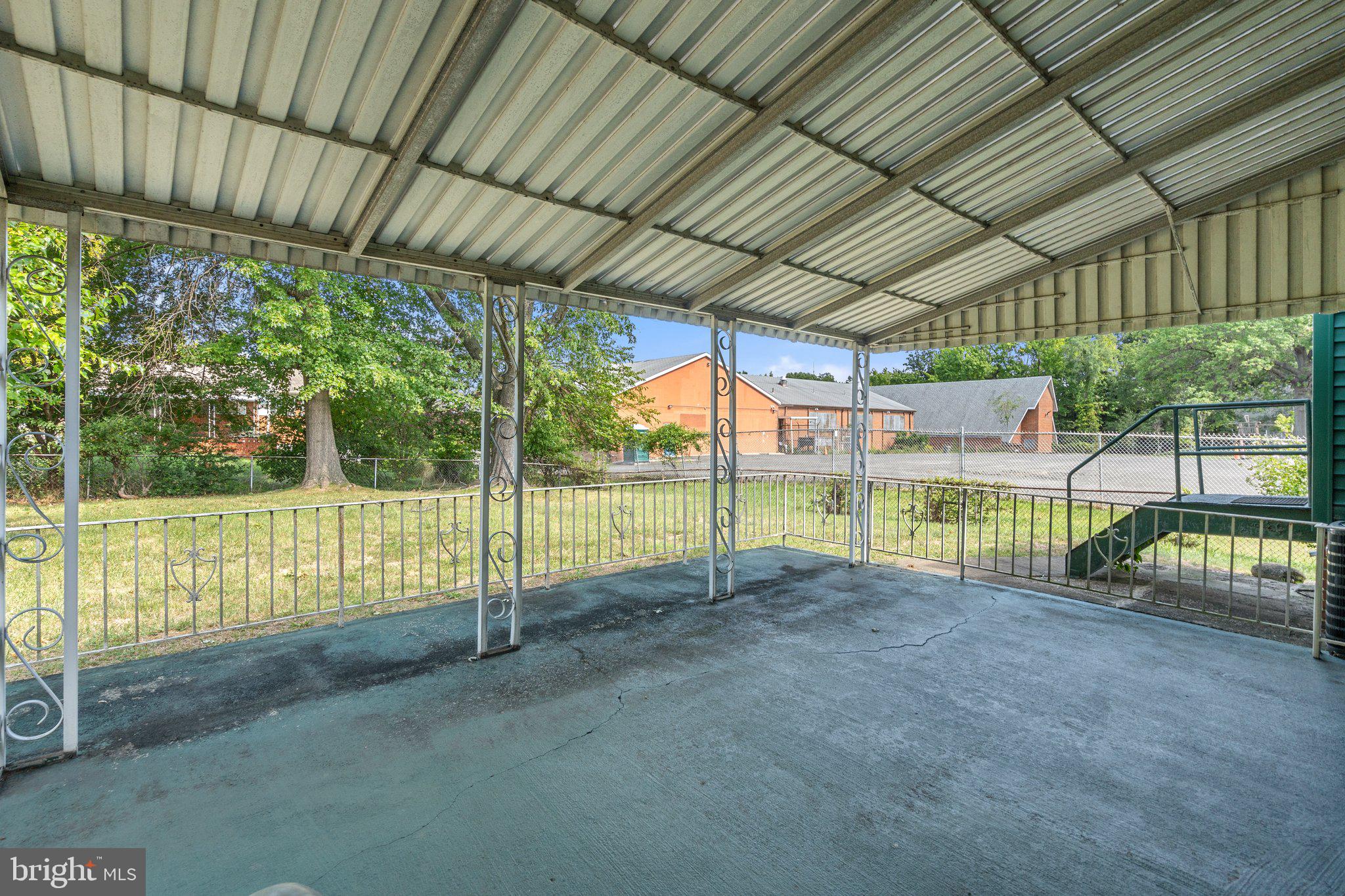 4618 Hilltop Terrace Southeast Washington, DC 20019 - Photo 29 of 36