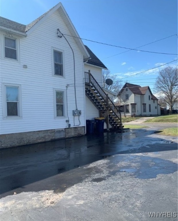 146 Allen Street Lockport City, NY 14094 - Photo 3 of 20