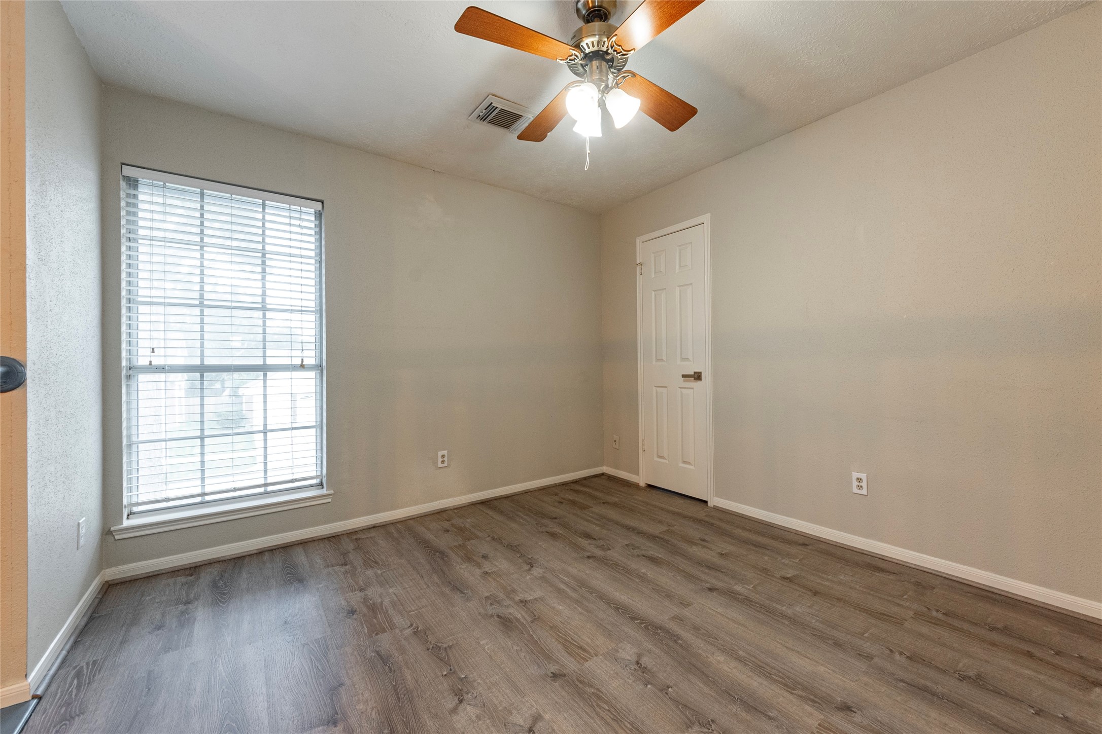 1227 Mabry Mill Road Houston, TX 77062 - Photo 19 of 39