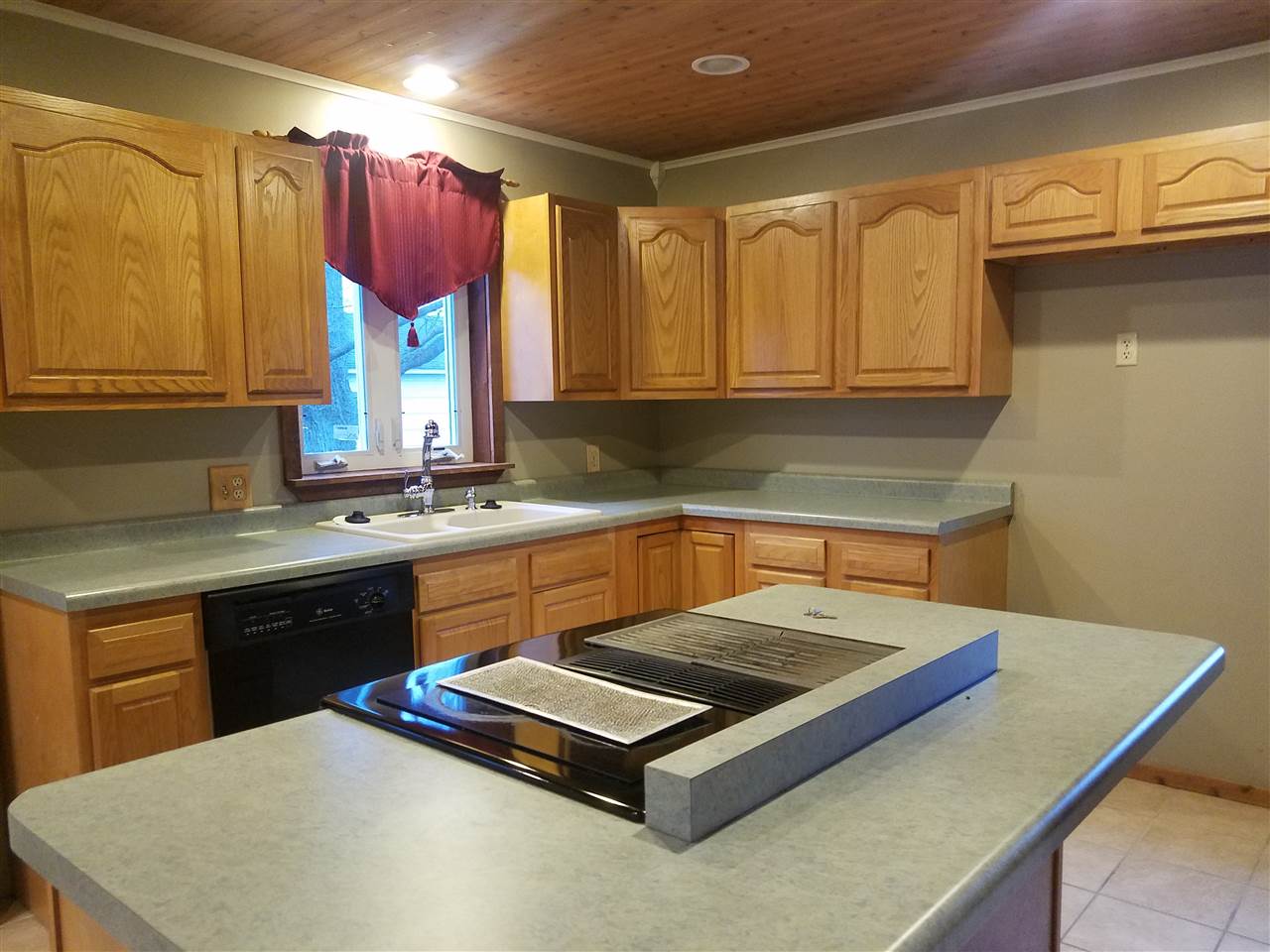 1421 Adams Street Decatur, IN 46733 - Photo 11 of 22