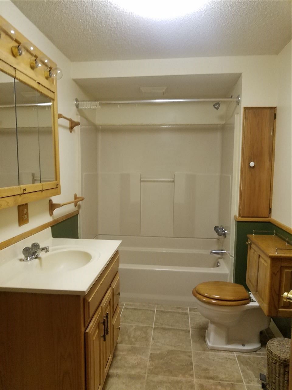 1421 Adams Street Decatur, IN 46733 - Photo 12 of 22