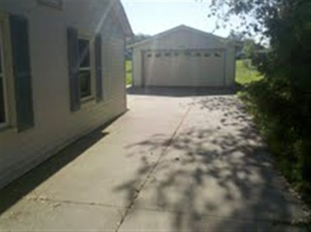 975 Capac Road Allenton, MI 48002 - Photo 4 of 5 31060561-3.JPG