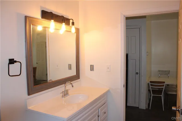 $400,000 | 4966 Highway 31, Clay, NY 13041