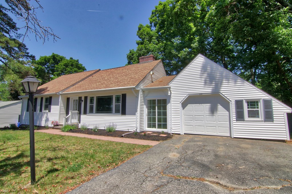 60 Harrow Road Springfield, MA 01118 - Photo 1 of 22 Gallery Image 1
