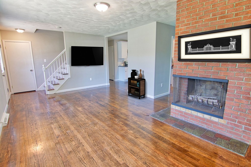 60 Harrow Road Springfield, MA 01118 - Photo 3 of 22 Gallery Image 3