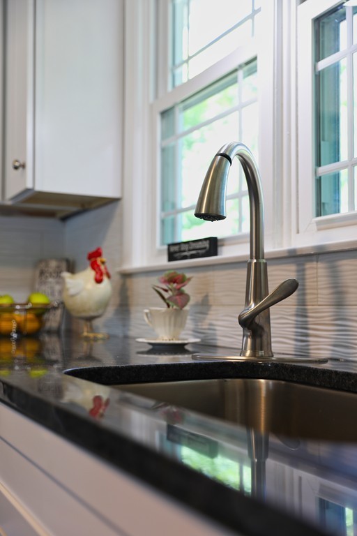 60 Harrow Road Springfield, MA 01118 - Photo 9 of 22 Gallery Image 9