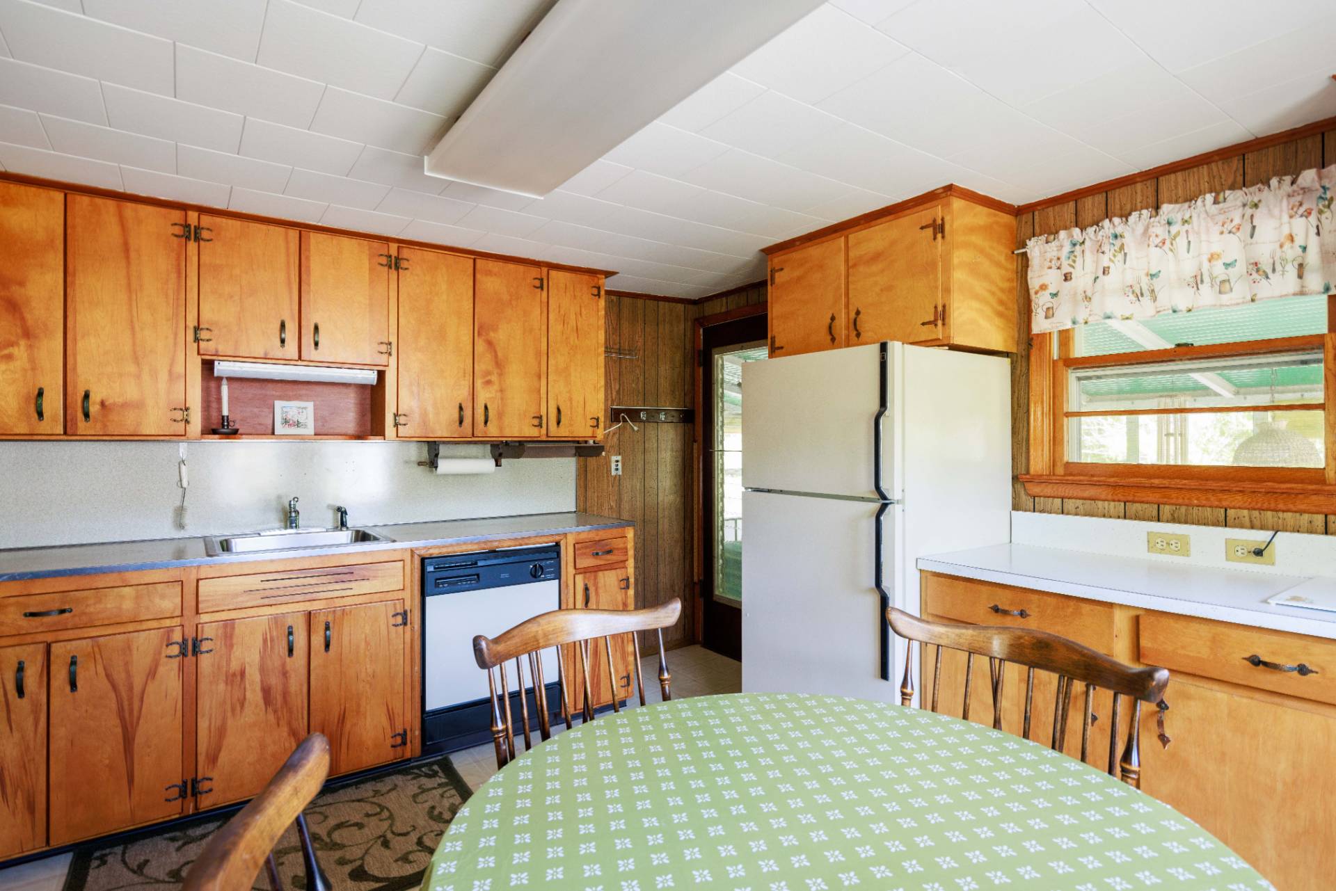 29 Fern Road Southampton, NY 11968 - Photo 7 of 16 Gallery Image 7