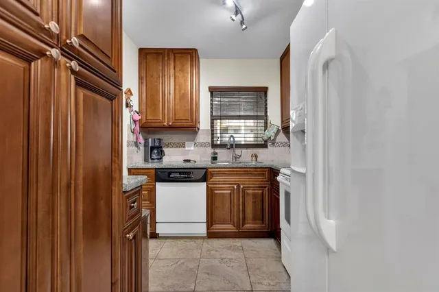 $129,900 | 6850 Royal Palm Boulevard, Unit 106G, Pompano Beach, FL 33063