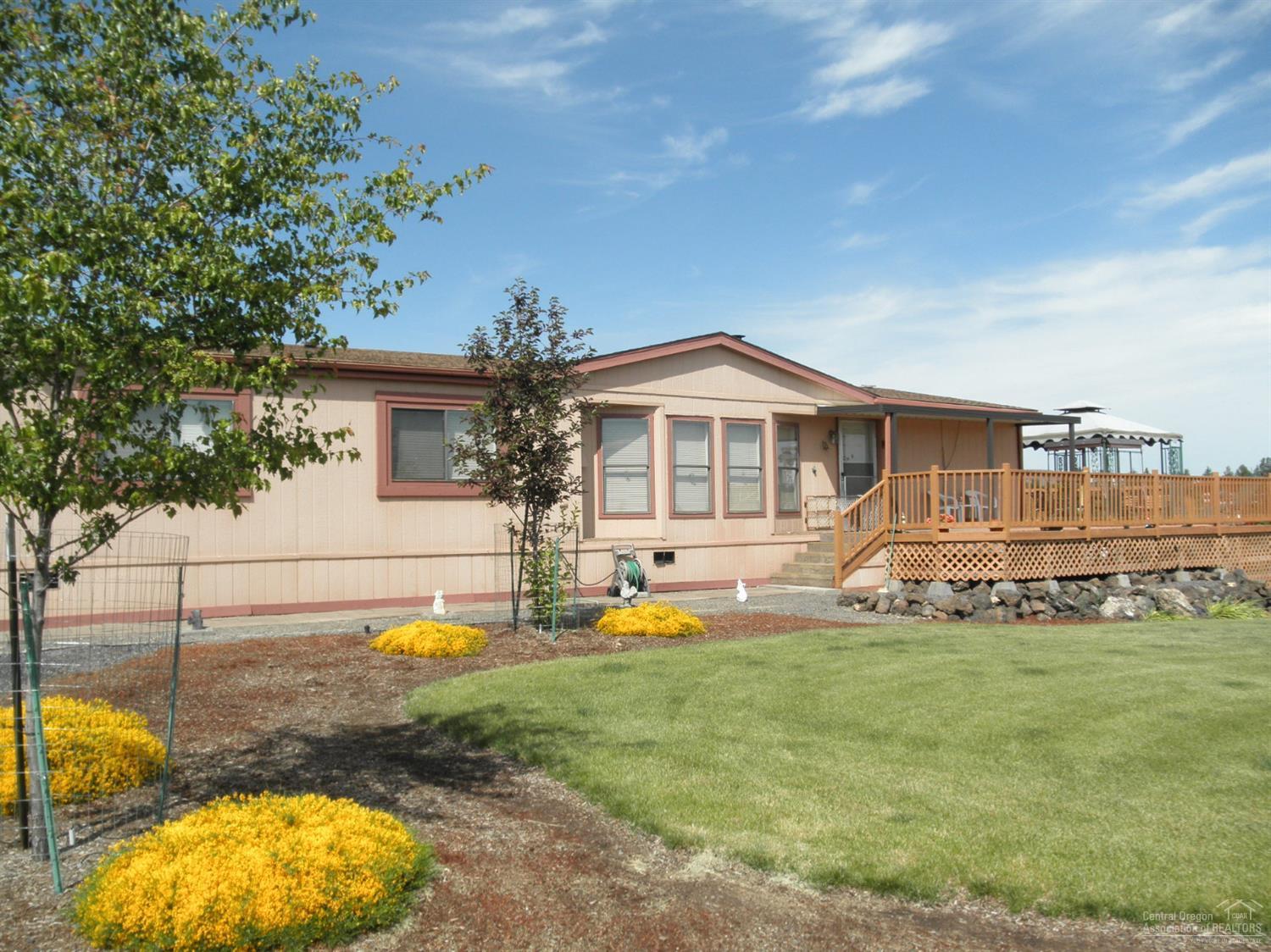 8701 Southwest Panorama Road Terrebonne, OR 97760 - Photo 1 of 21 Primary Photo