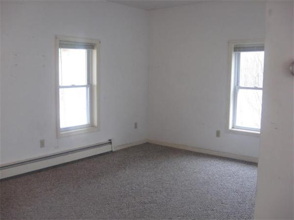 75 Sutton Street, Unit 75 Northbridge, MA 01534 - Photo 4 of 11 Gallery Image 4