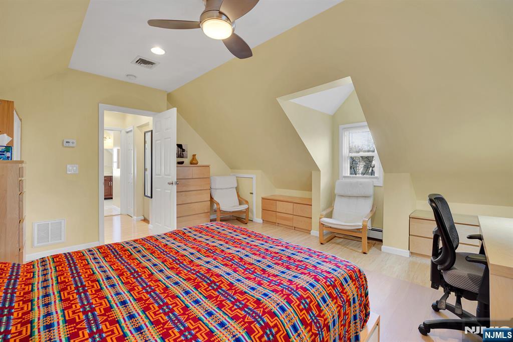 243 Donaldson Avenue Rutherford, NJ 07070 - Photo 14 of 37