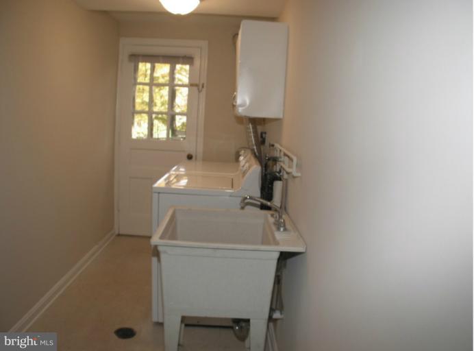 7600 Bells Mill Road Bethesda, MD 20817 - Photo 18 of 30 Laundry Area