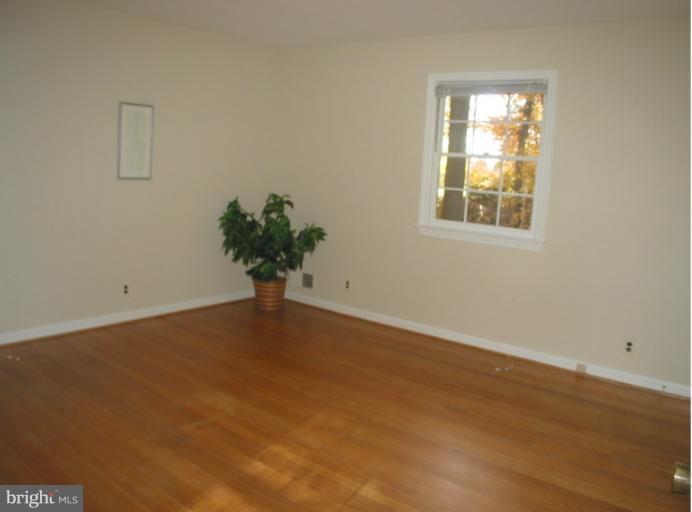 7600 Bells Mill Road Bethesda, MD 20817 - Photo 7 of 30 Bath (Master)