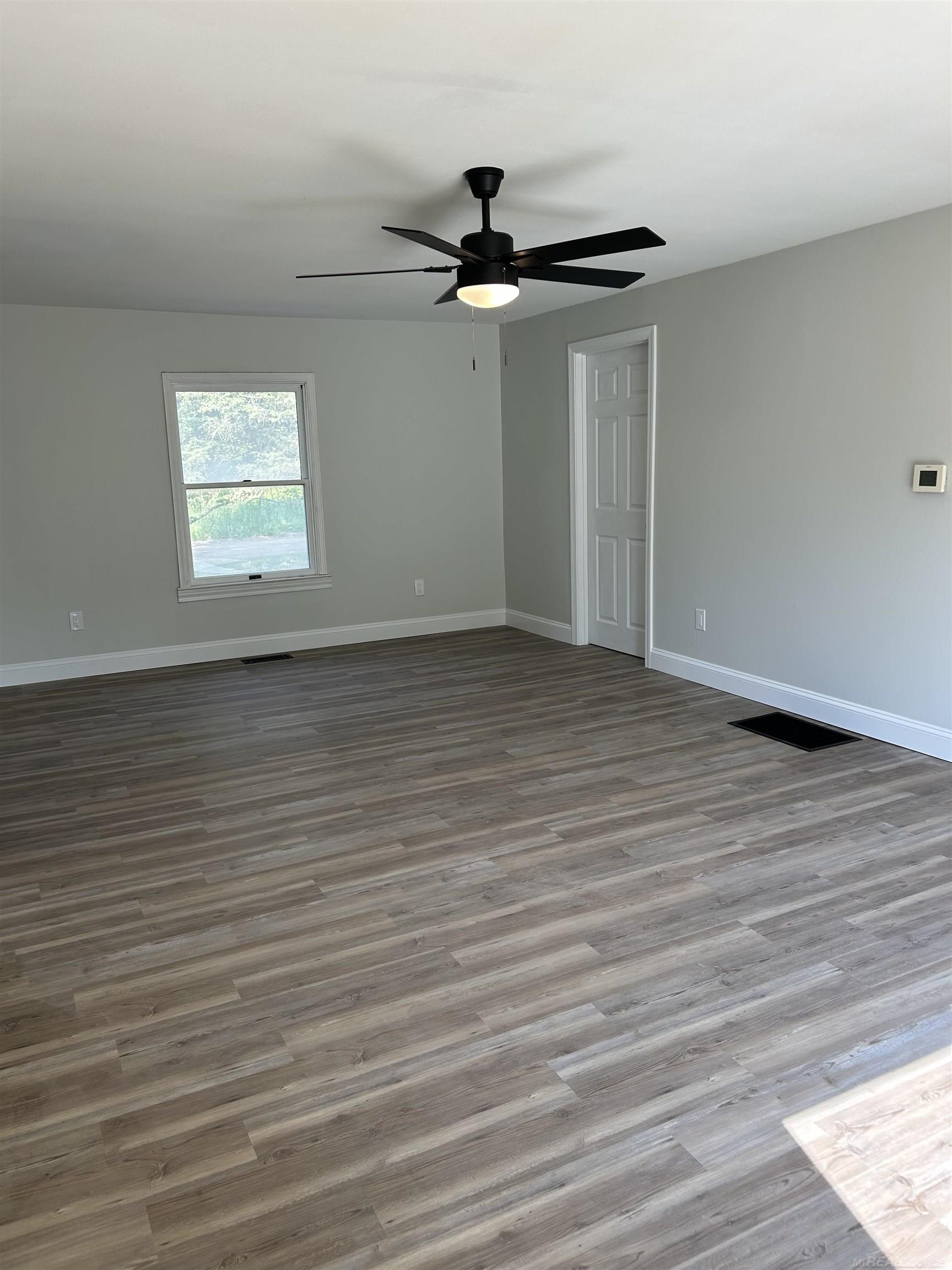 2316 North Cedar Road Fowlerville, MI 48836 - Photo 9 of 27 50181631-7B992879-2134-443F-8BD3-07012E28362F.JPG