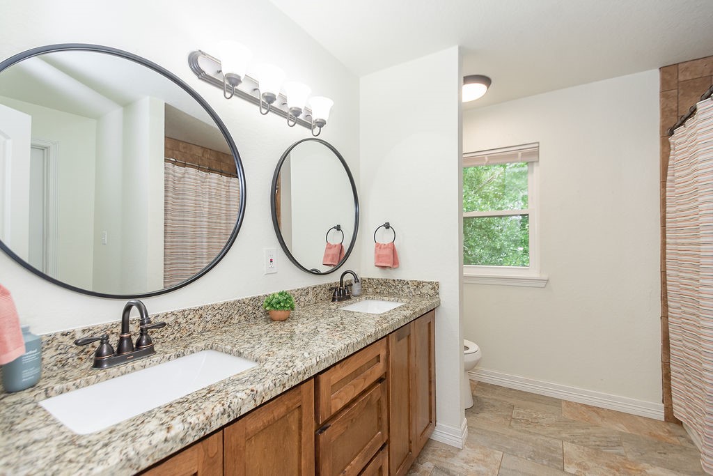 1055 South Anderson Street Angleton, TX 77515 - Photo 13 of 23