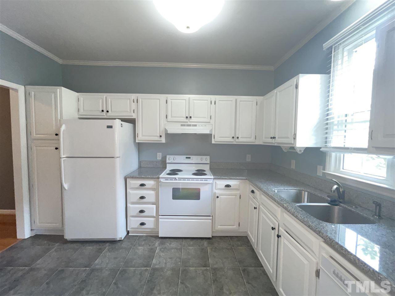 907 Albany Court Raleigh, NC 27615 - Photo 4 of 16