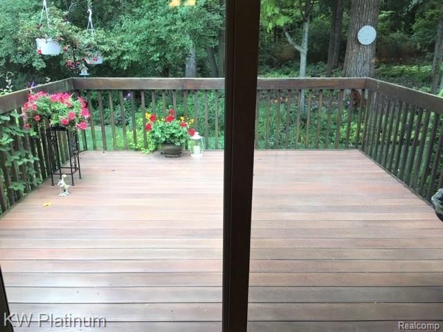 9630 Nook Road, Unit 4 Algonac, MI 48001 - Photo 21 of 36 back deck.jpg