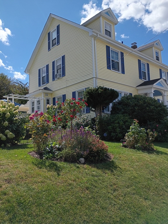 333 Langley Street Fall River, MA 02720 - Photo 3 of 41