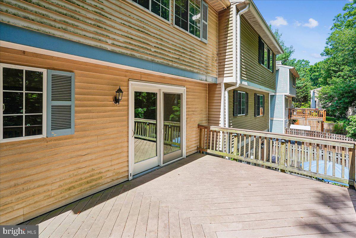 2331 Middle Creek Lane Reston, VA 20191 - Photo 4 of 78 a view of a house with a balcony
