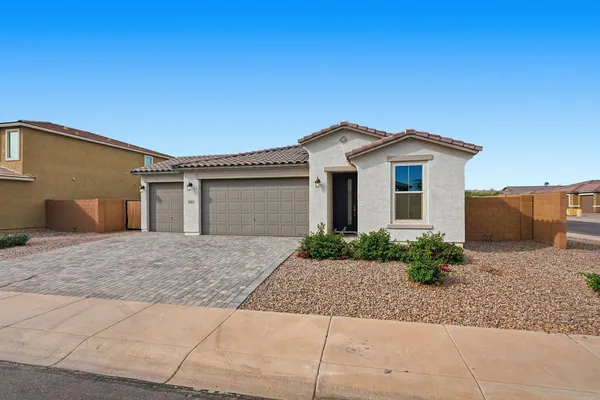 $2,100 | 641 South Davidson Lane, Casa Grande, AZ 85122