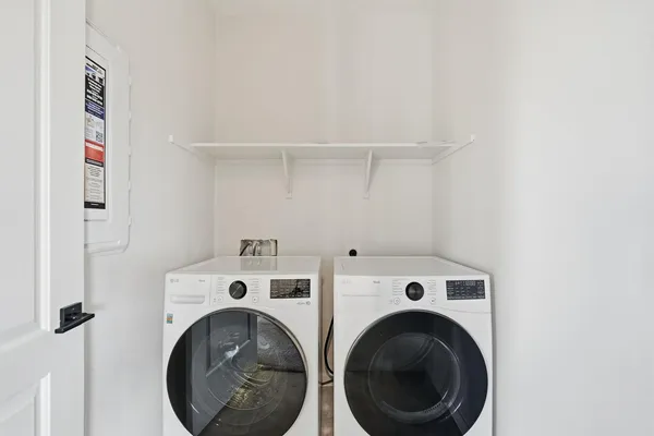 $2,100 | 641 South Davidson Lane, Casa Grande, AZ 85122