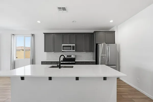 $2,100 | 641 South Davidson Lane, Casa Grande, AZ 85122