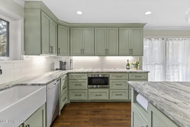 $849,900 | 36 Shady Lane, Hattiesburg, MS 39402