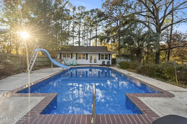 $849,900 | 36 Shady Lane, Hattiesburg, MS 39402