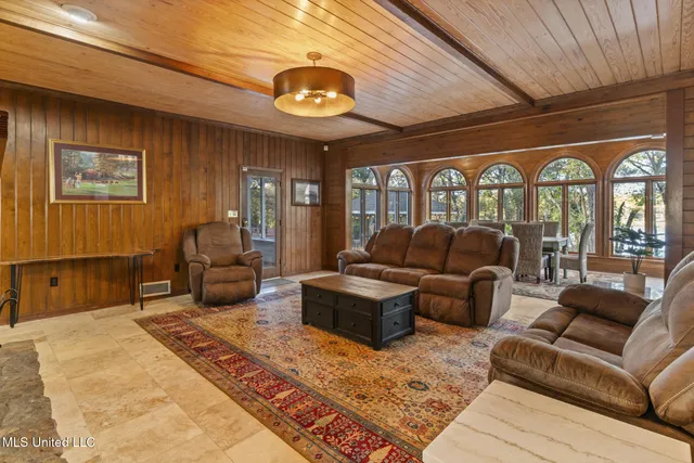 $849,900 | 36 Shady Lane, Hattiesburg, MS 39402