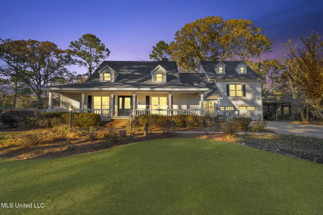 $849,900 | 36 Shady Lane, Hattiesburg, MS 39402