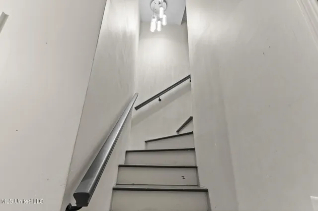 $849,900 | 36 Shady Lane, Hattiesburg, MS 39402