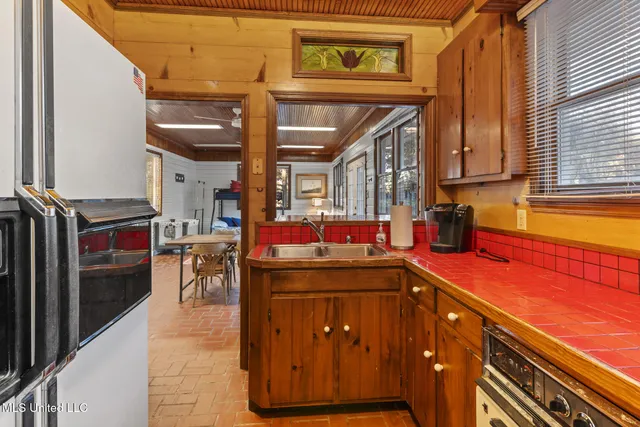 $849,900 | 36 Shady Lane, Hattiesburg, MS 39402