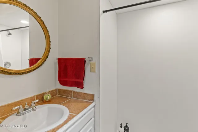 $849,900 | 36 Shady Lane, Hattiesburg, MS 39402