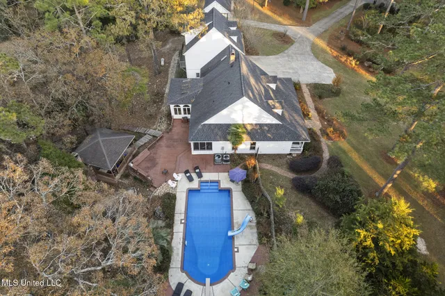 $849,900 | 36 Shady Lane, Hattiesburg, MS 39402