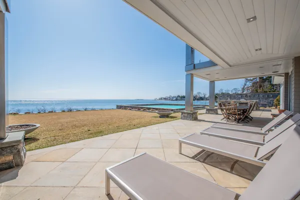 a house view with a outdoor space